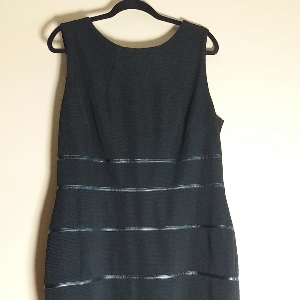 Nipon Boutique Black Simple Dress